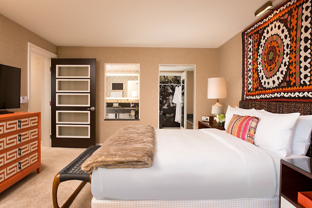 The Garland Hotel 8/50