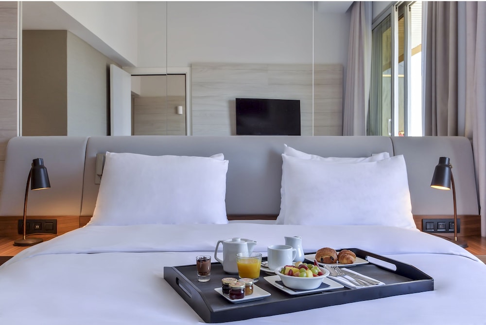 RADISSON BLU NICE 30/75