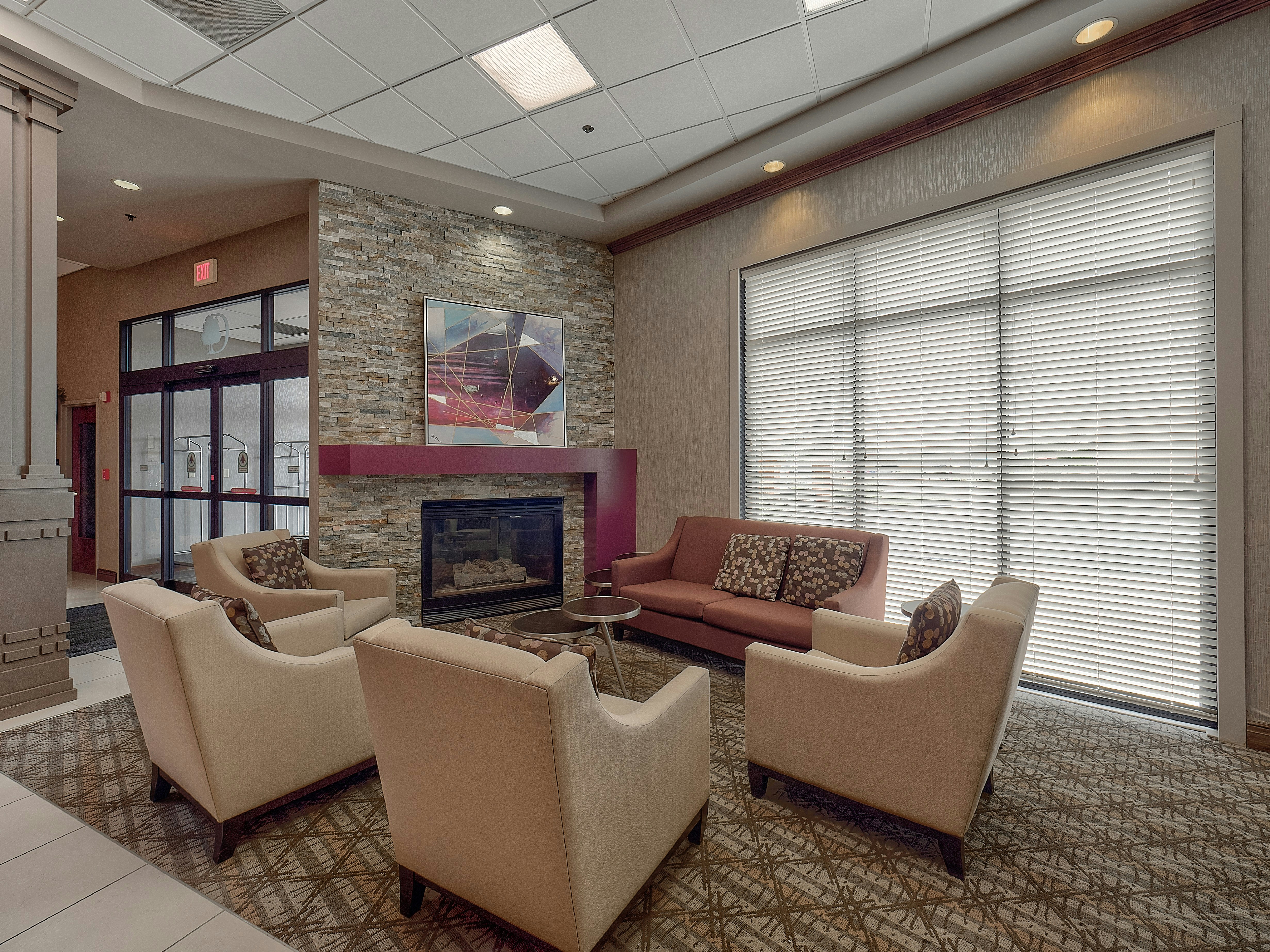Doubletree By Hilton Bloomington 42/76