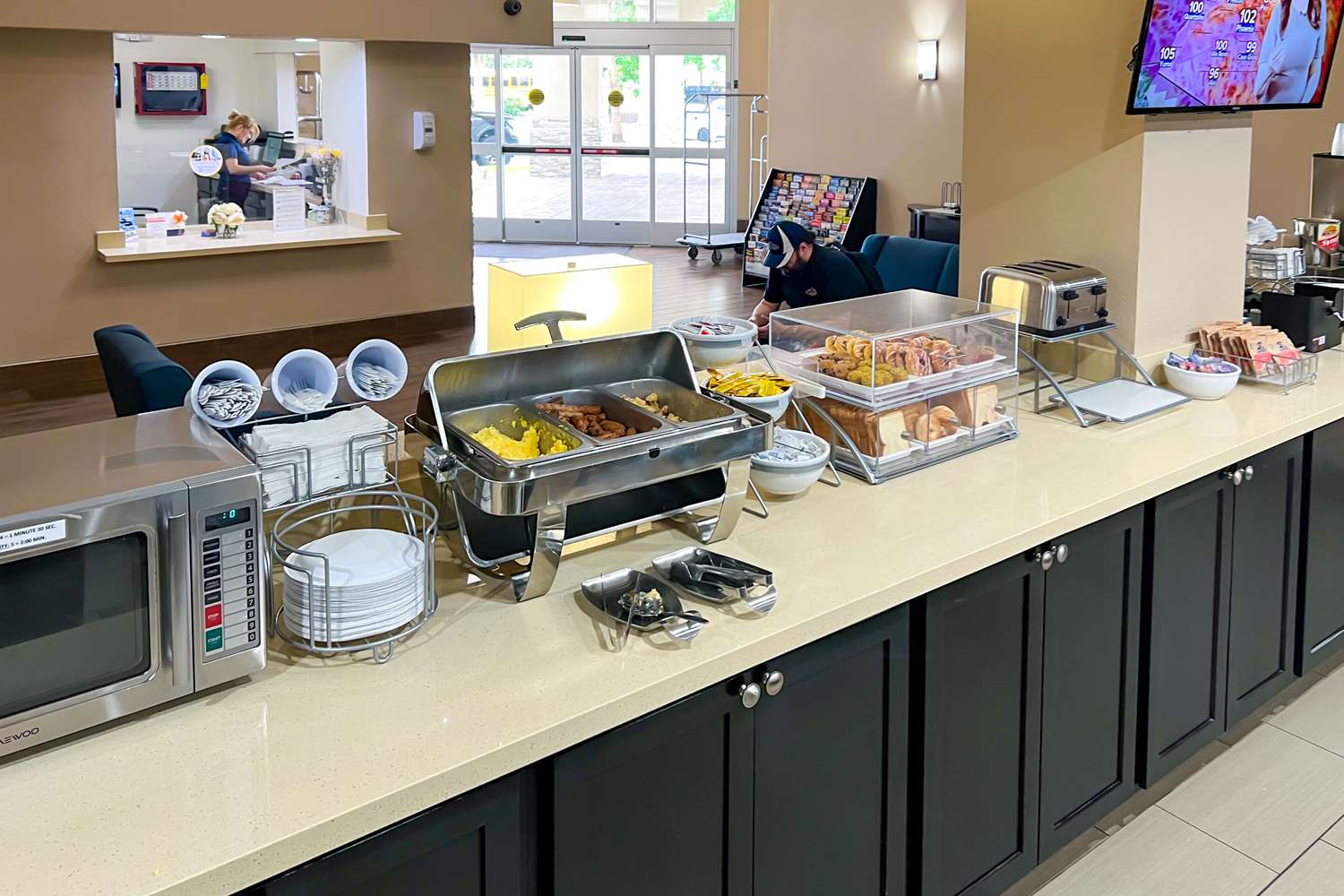 Comfort Inn and Suites Surprise Near Sun City West 38/55