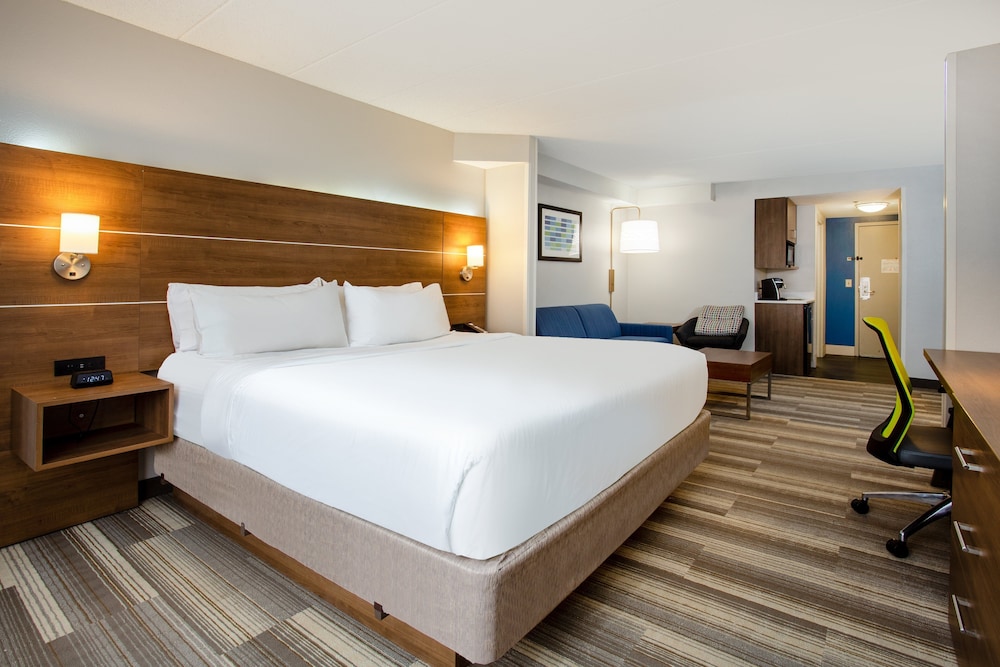 Holiday Inn Express Hotel And Suites Fort Wayne 19/57