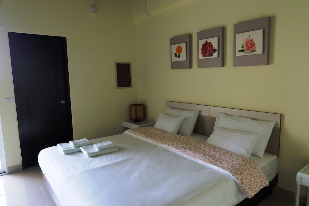 ROOM, DOUBLE BED