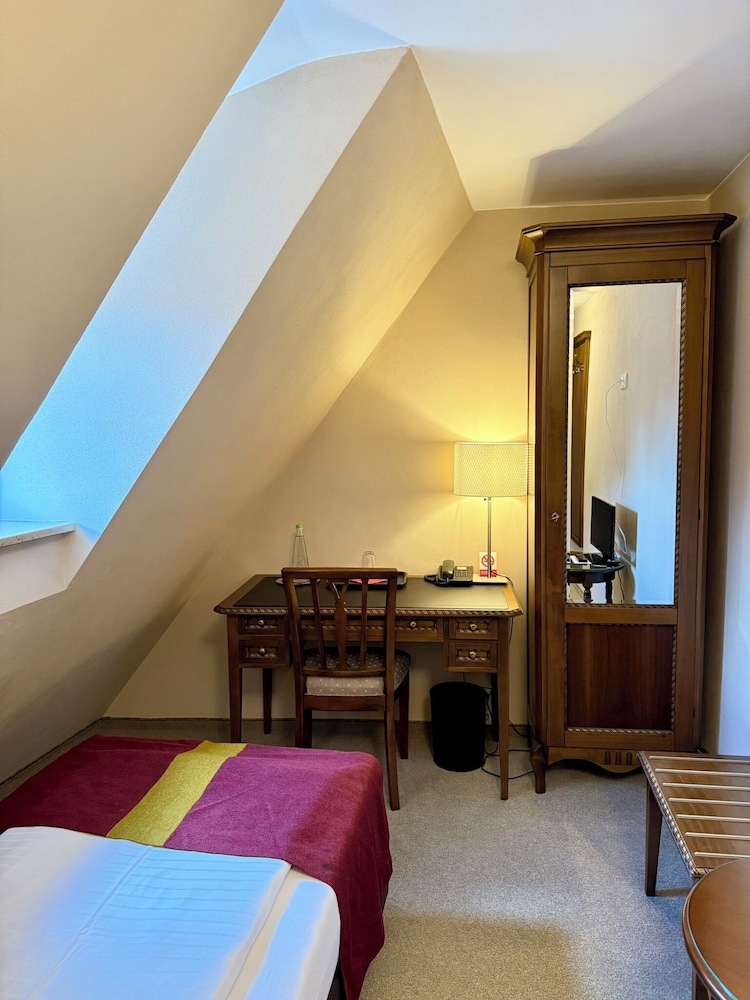 BURGHOTEL NURNBERG 22/62