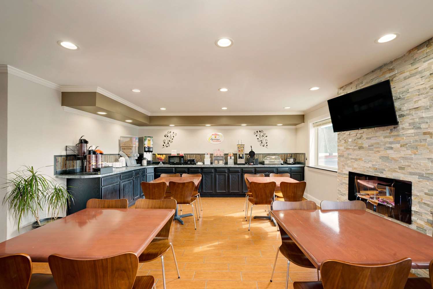 Super 8 by Wyndham Lexington/Hamburg Area 14/19
