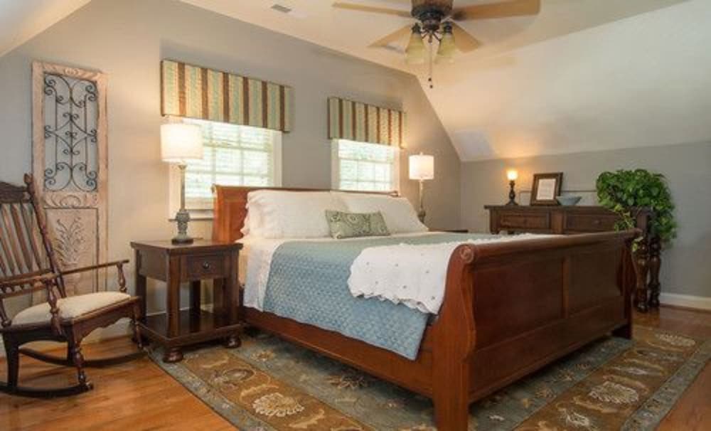 Hillbrook Inn 10/50