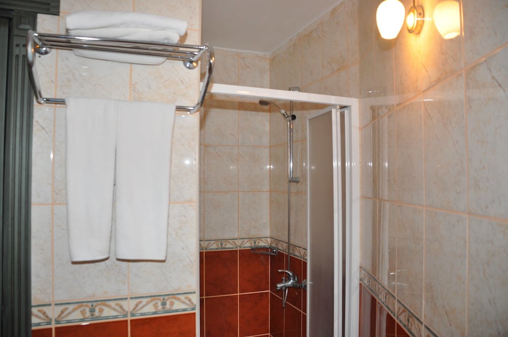 AEGEAN PARK HOTEL 18/40