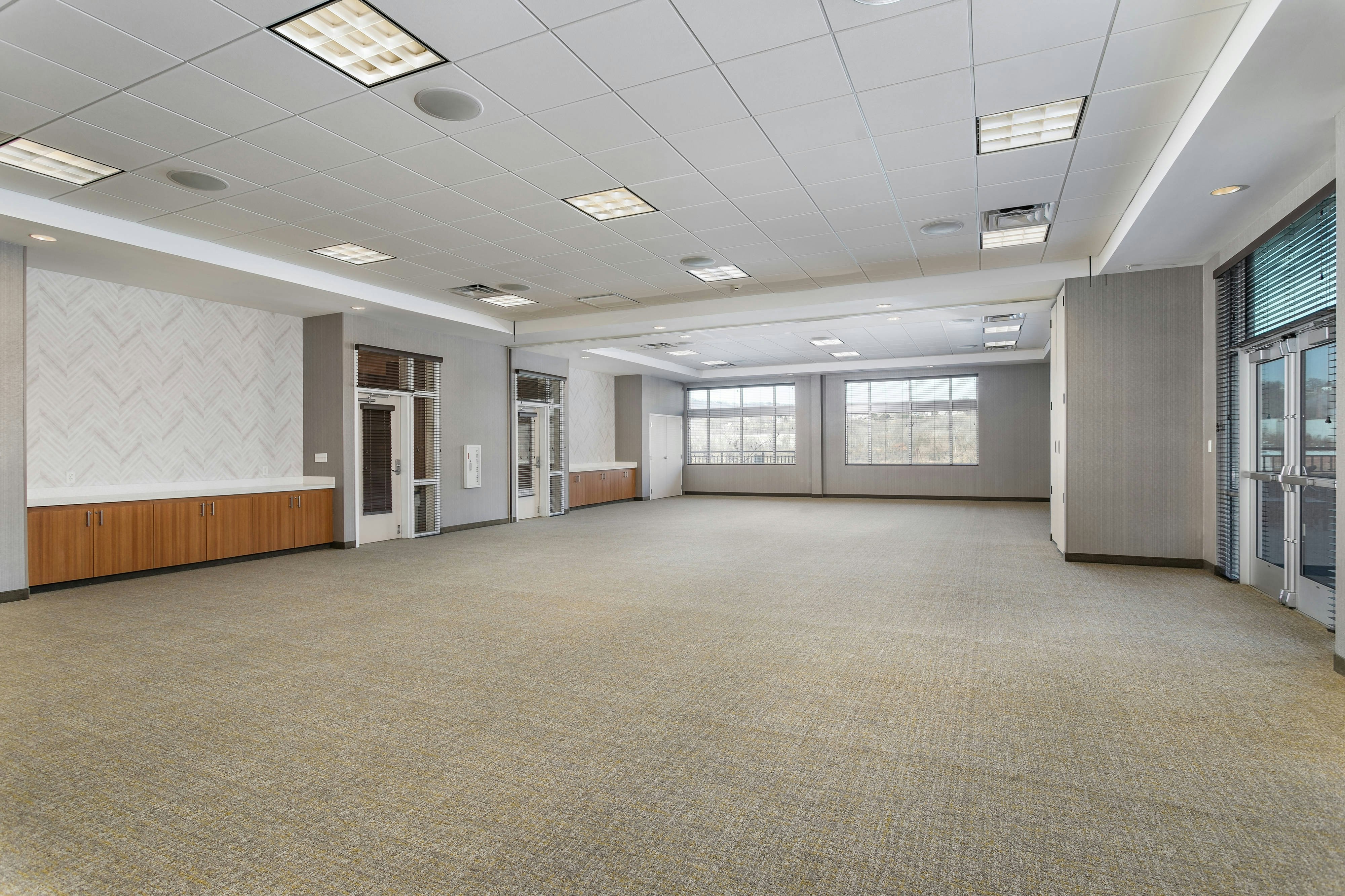 Springhill Suites Chattanooga Downtown Cameron Harbor 19/20
