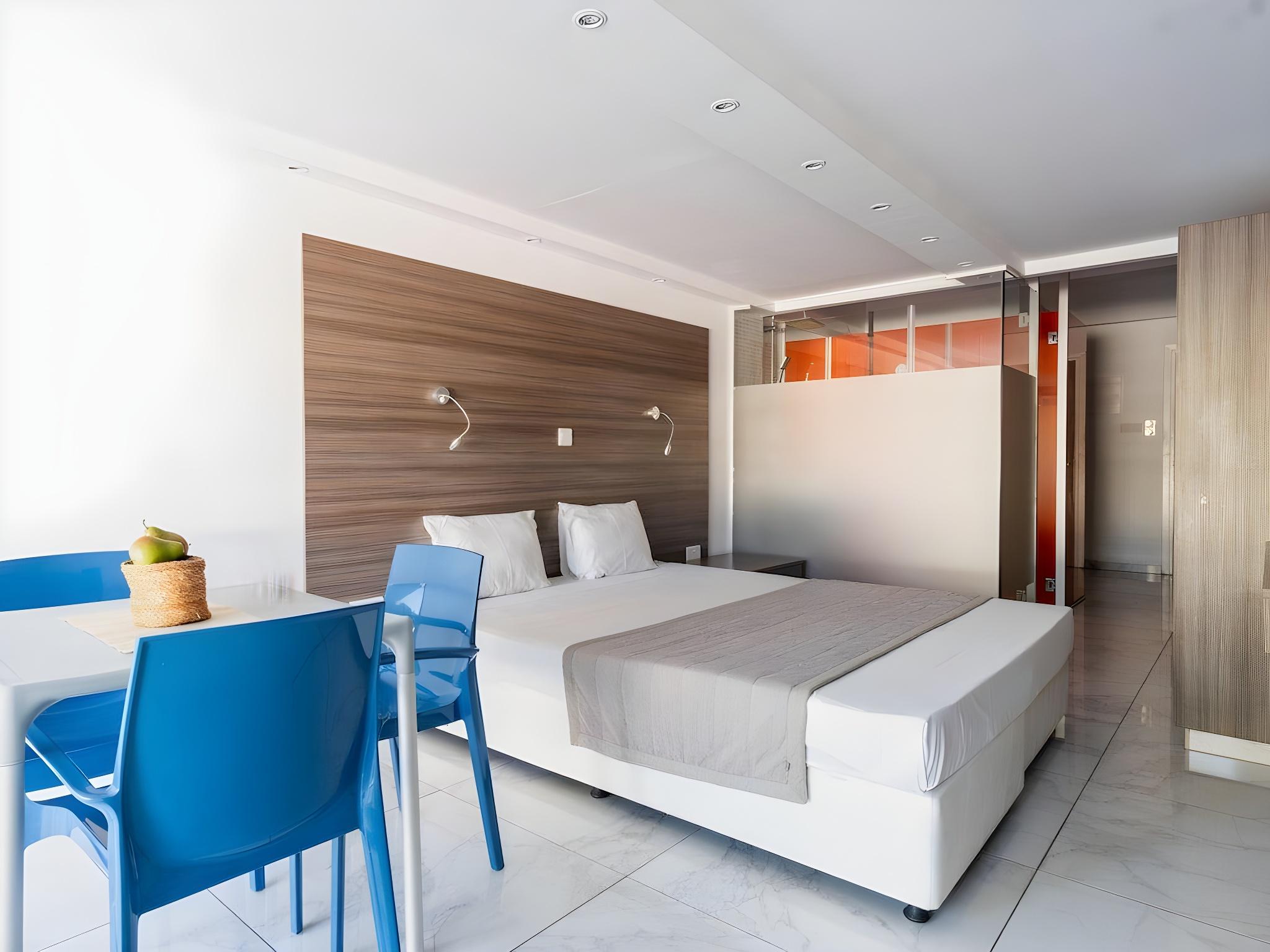 LUXURY, STUDIO