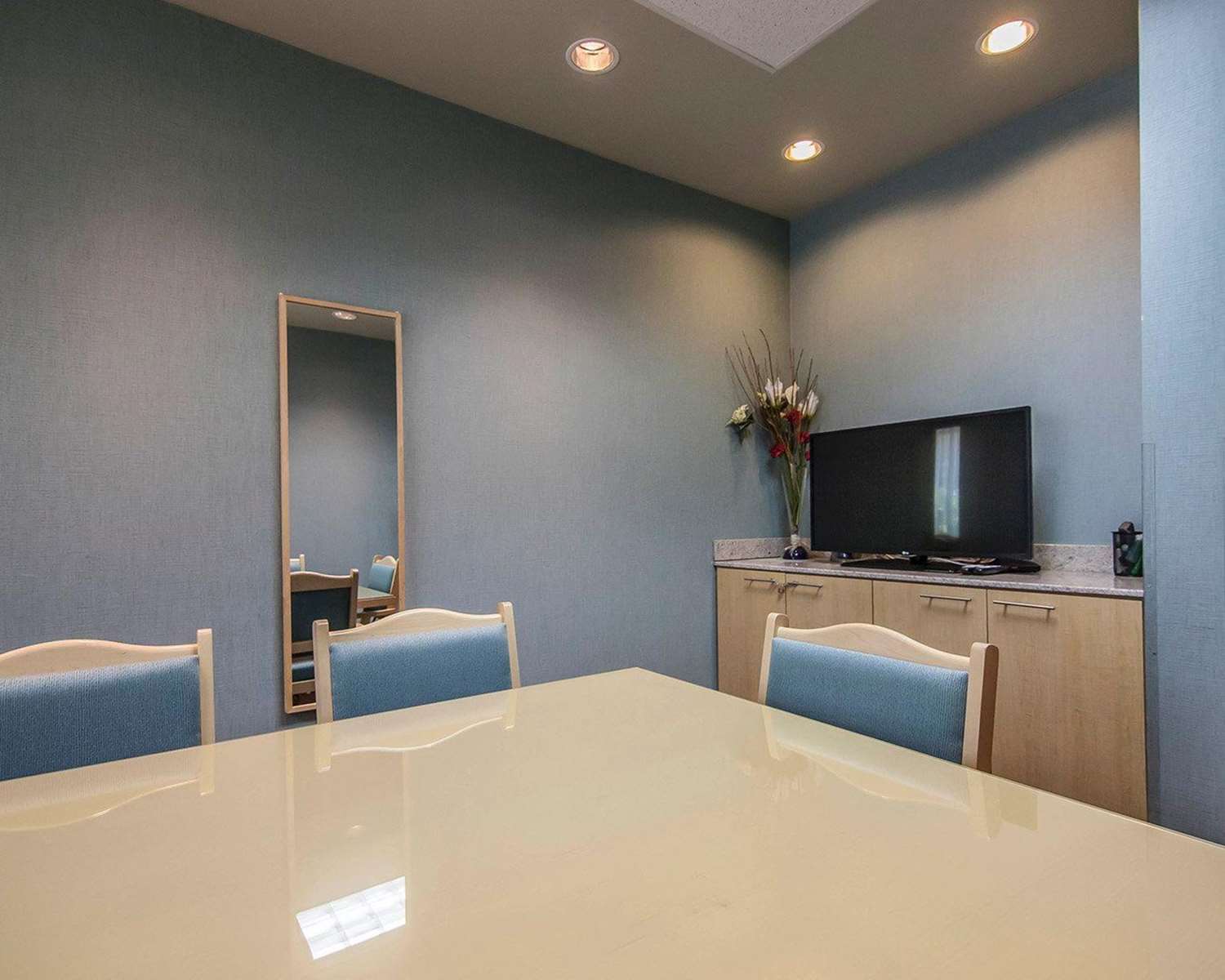 Comfort Hotel Vancouver Airport 38/44