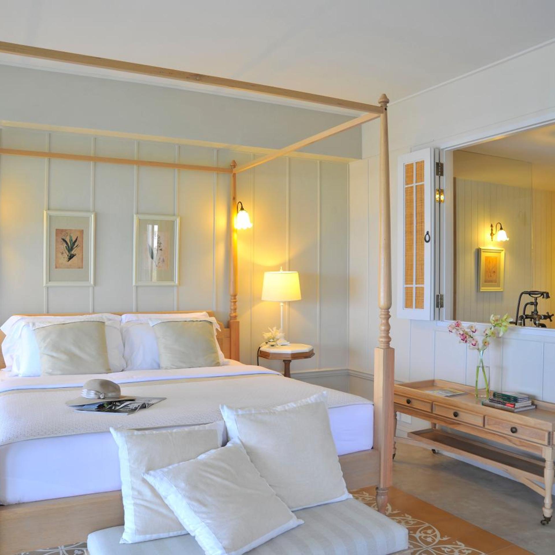 Retreat, Suite, Garden Side, Sea View