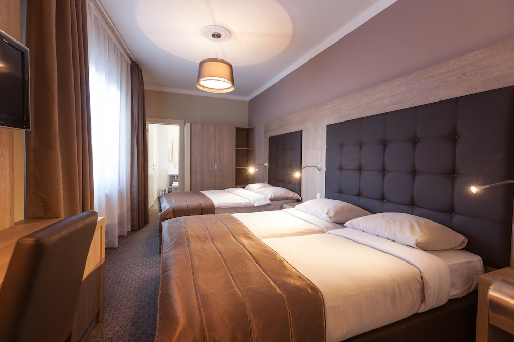 Hotel Villa Royale 5/32