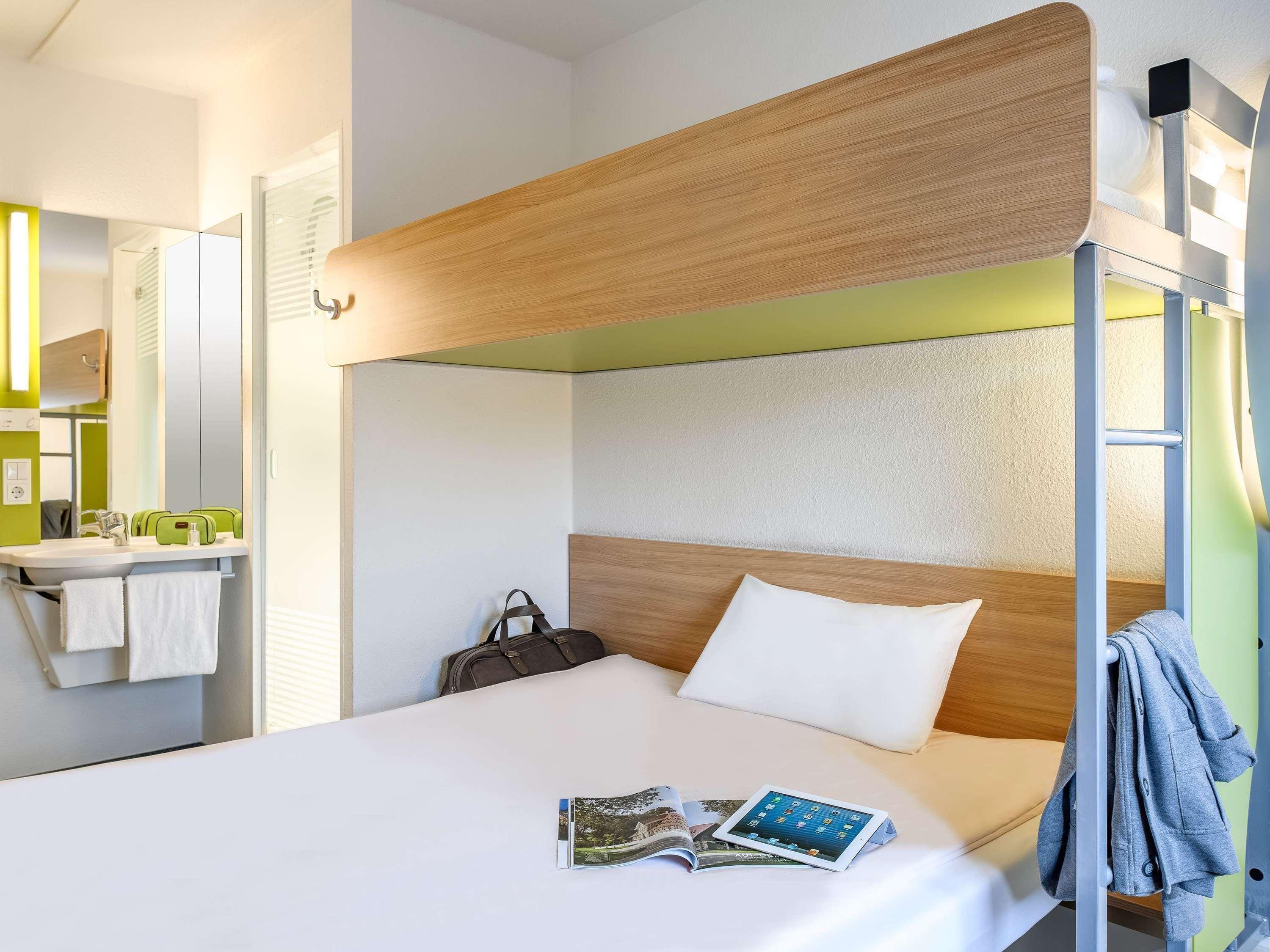 ROOM, TRIPLE, SINGLE, BUNK BED