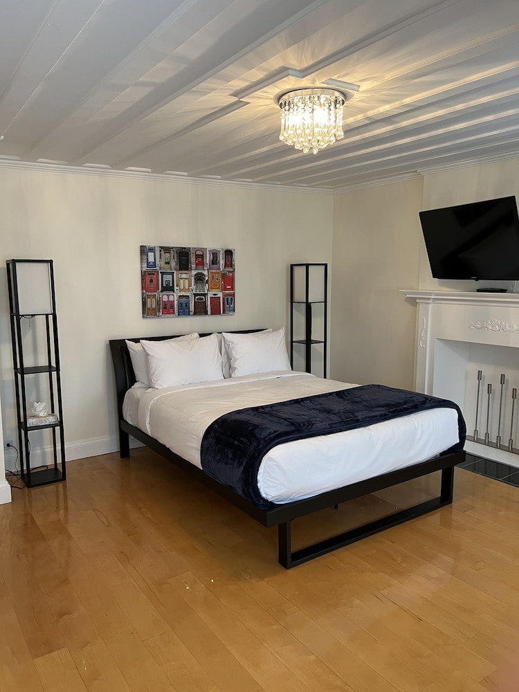 Acadia Hotel 18/39