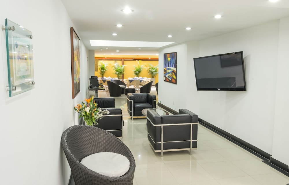 Regency Suites Hotel Boutique 52/53