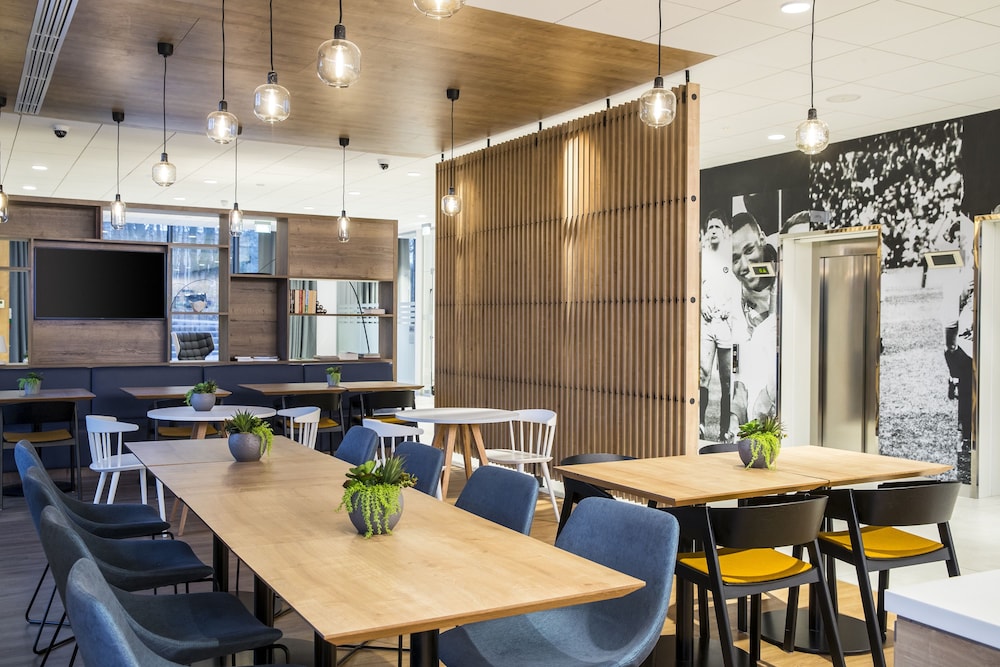 Courtyard By Marriott Edinburgh West 53/55
