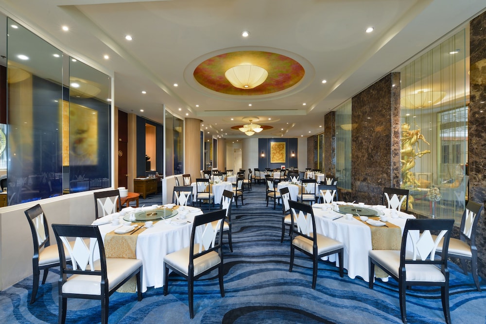 Miracle Grand Convention Hotel 36/48