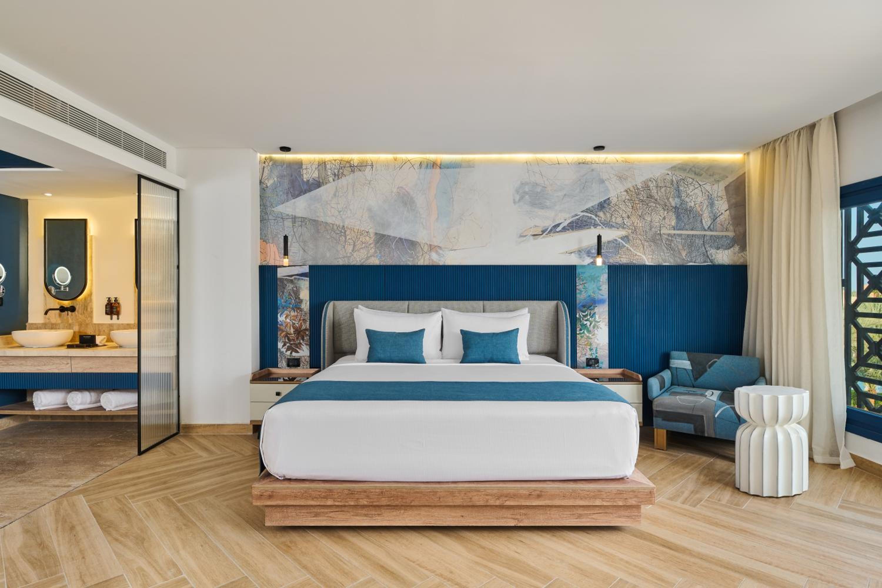 Art, Luxury, Suite, Hot Tub