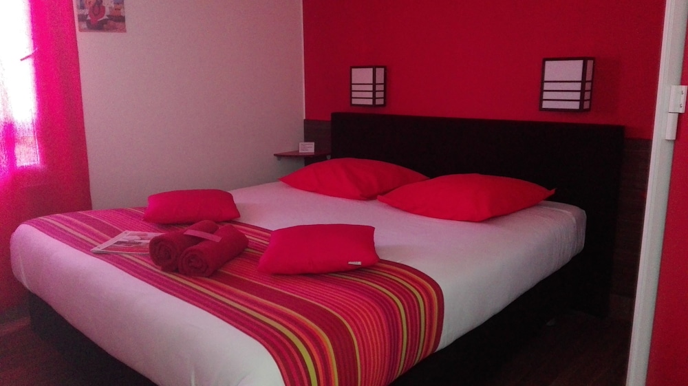 Kyriad Direct Saintes 24/61