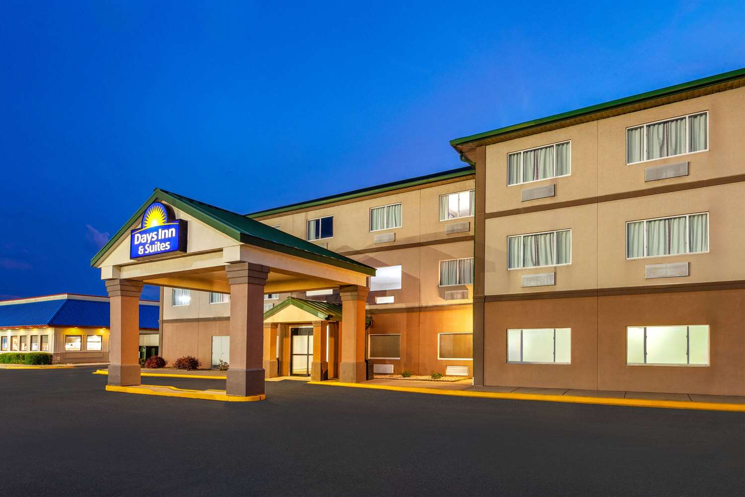 Days Inn & Suites by Wyndham Morris/I-80 3/18
