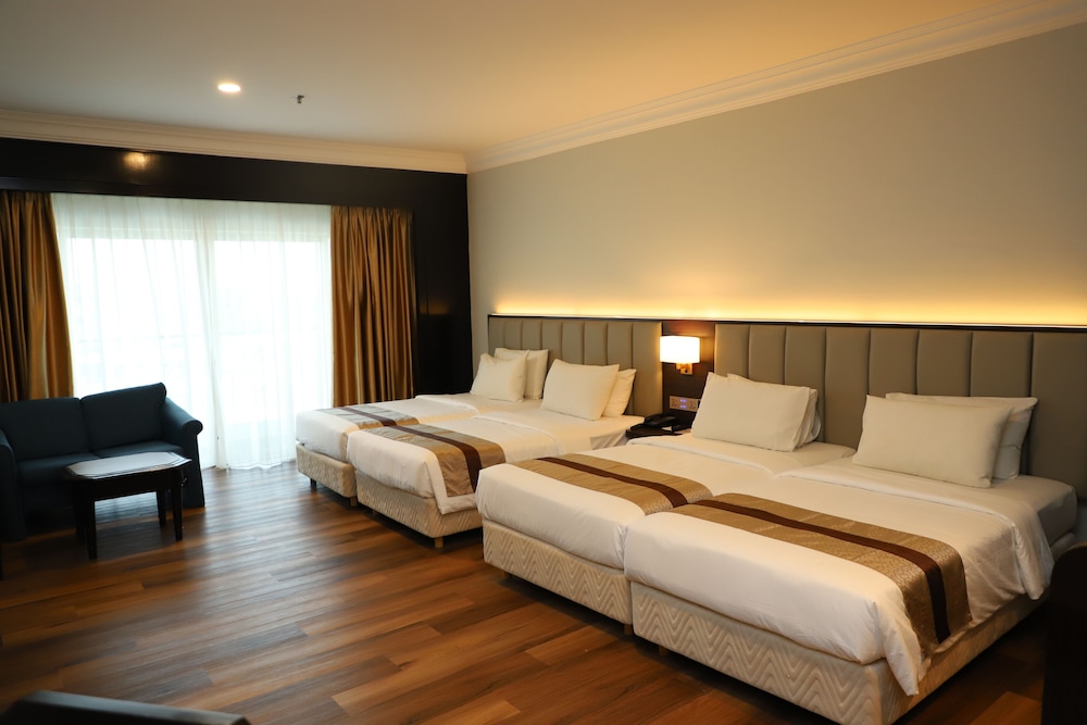 Grand Darul Makmur Hotel Kuantan 32/64