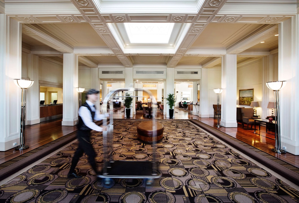 Hyatt Hotel Canberra 40/75
