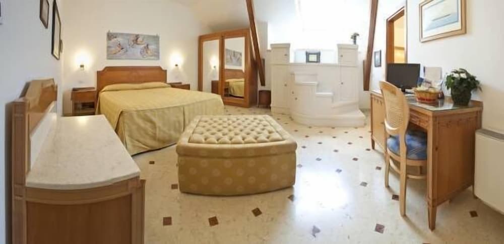 Villa Angelina 24/48