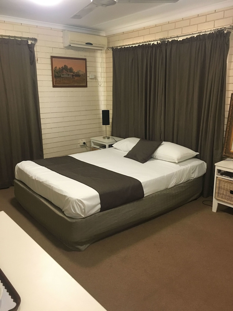Mid City Motor Inn 9/41