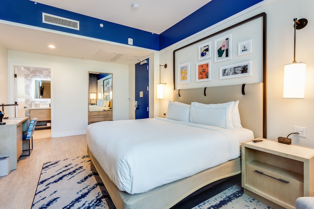 Superior, King Bed
