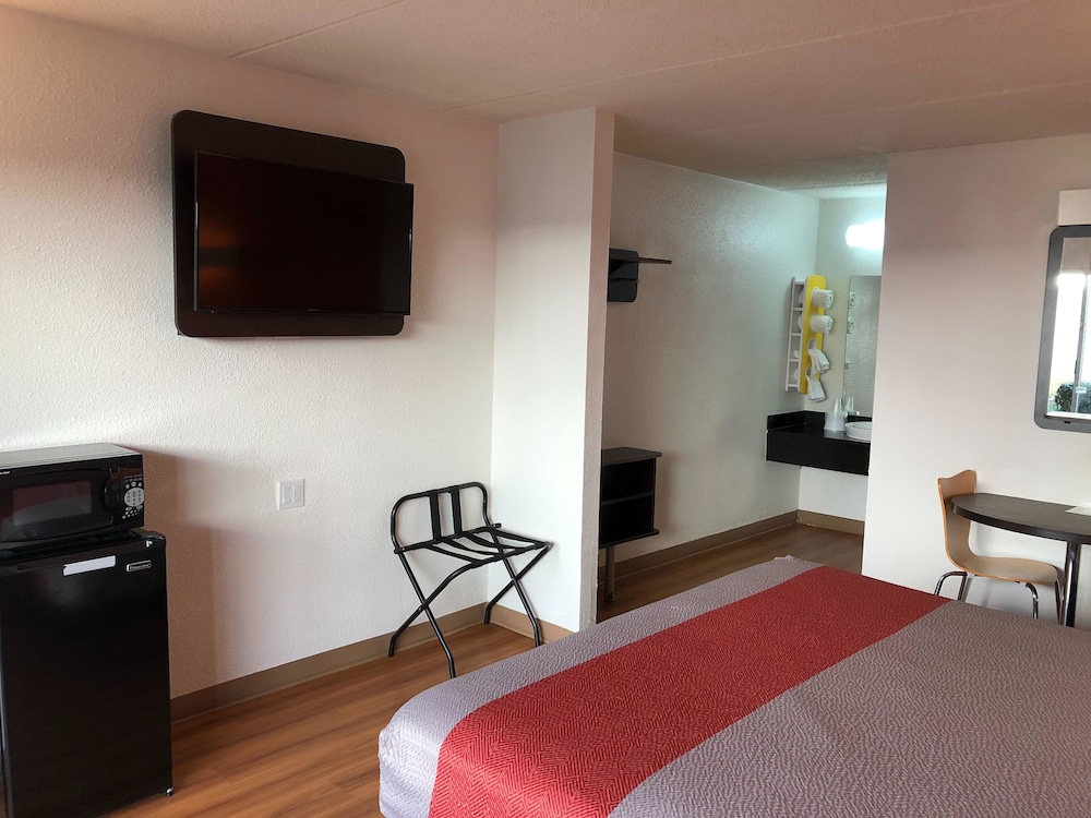 Motel6 Brunswick, GA 24/42