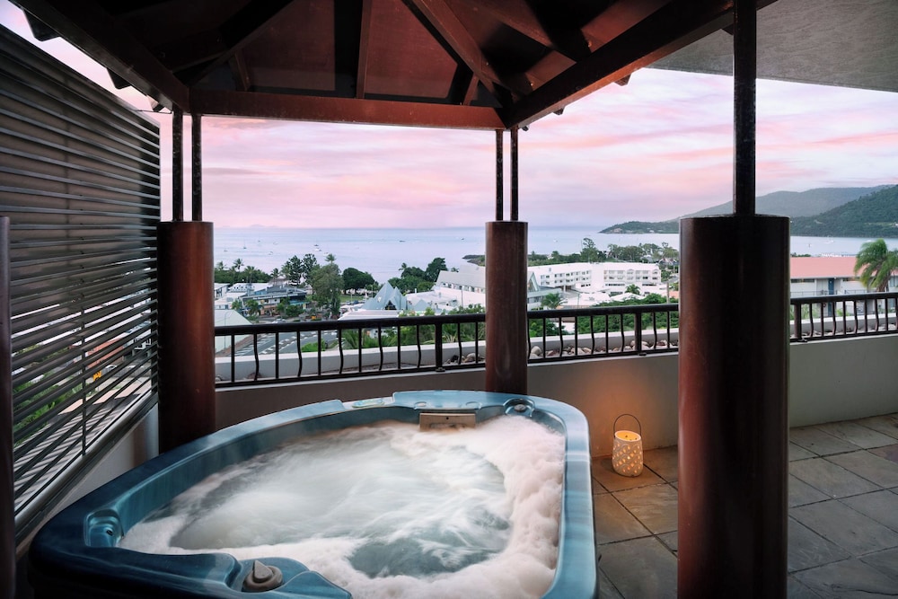 At Waters Edge Resort 25/48