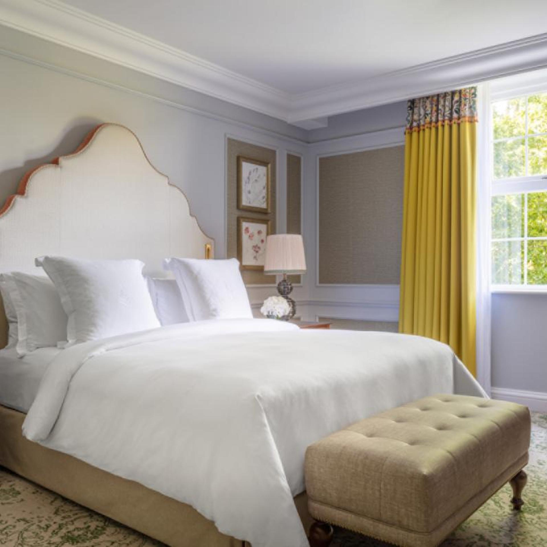 Four Seasons, Executive, Suite, King Bed