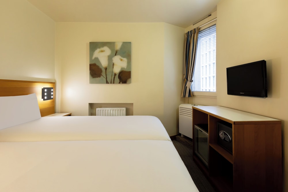 Urban, Superior, Twin Beds