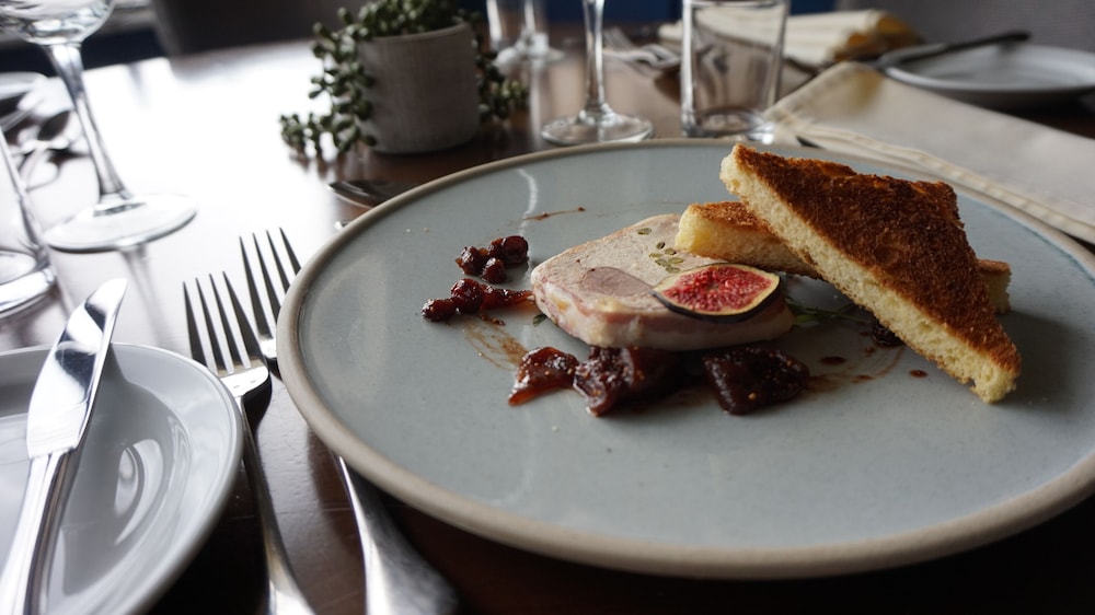 Dunkerley's Restaurant and Hotel 16/32