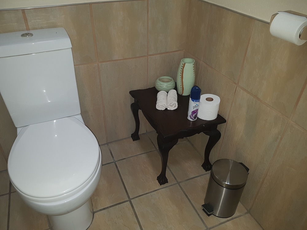 Steytlerville Villa Guest house 37/39