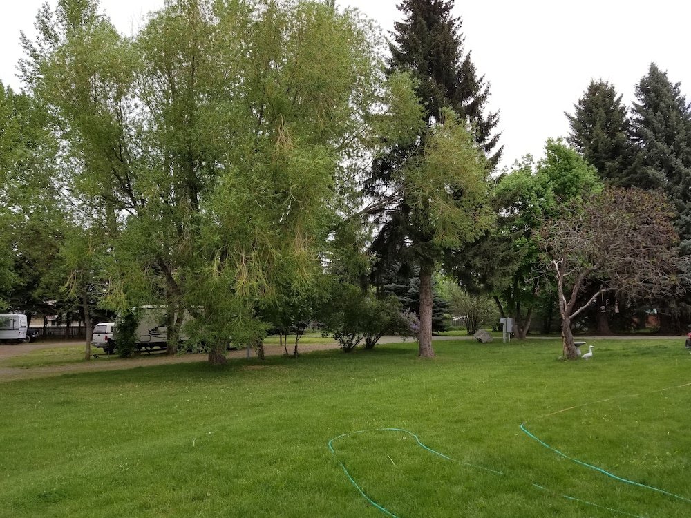 Carriage House Inn 19/36