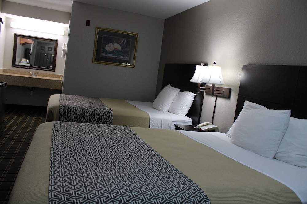 Savannah Inn 43/60