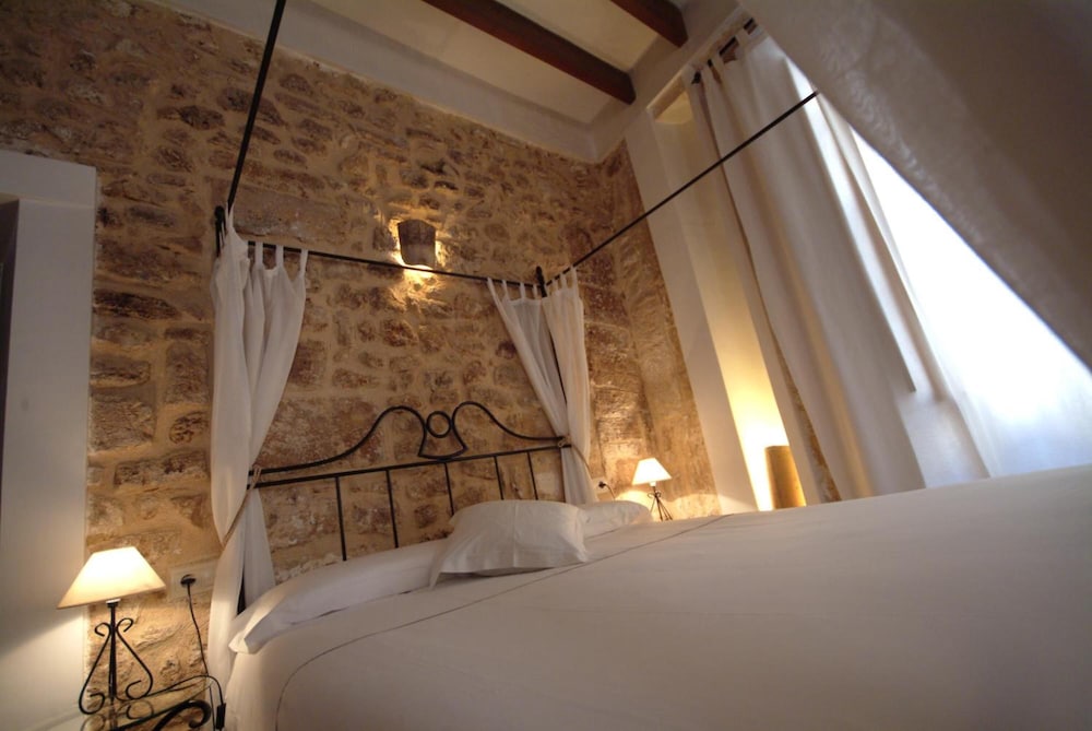 Petit Hotel Can Simo 8/35