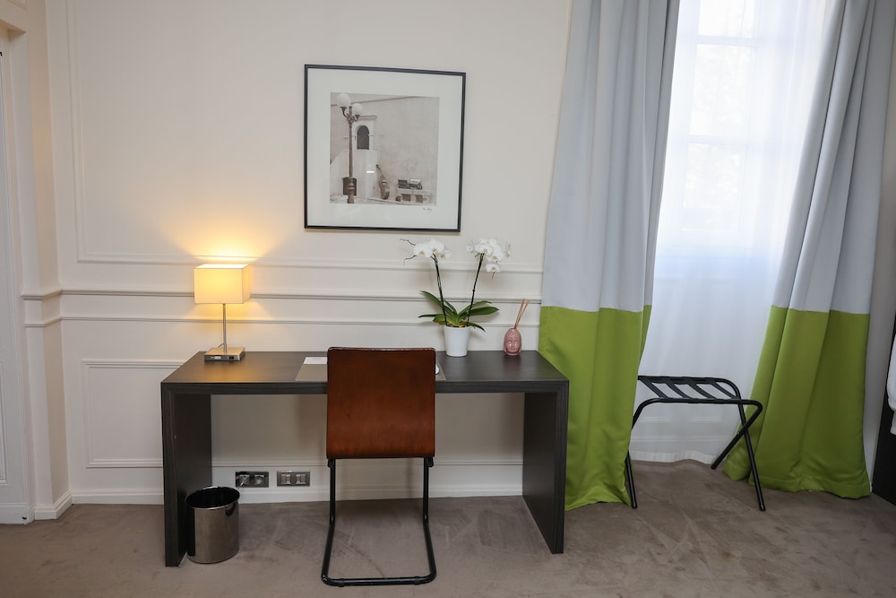 Chateau Lacan Hotel 26/50