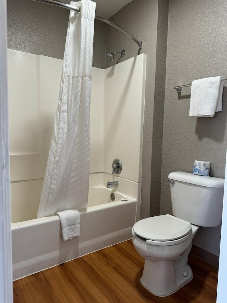 Motel6 Ventura, CA - South 54/61