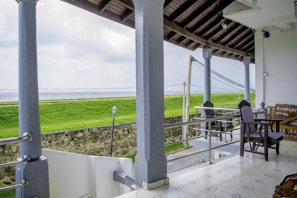 Rampart View Guest House 30/48