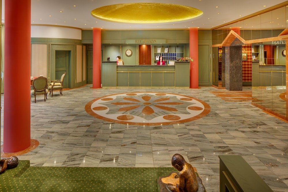 Savoy Hotel Prague 6/82