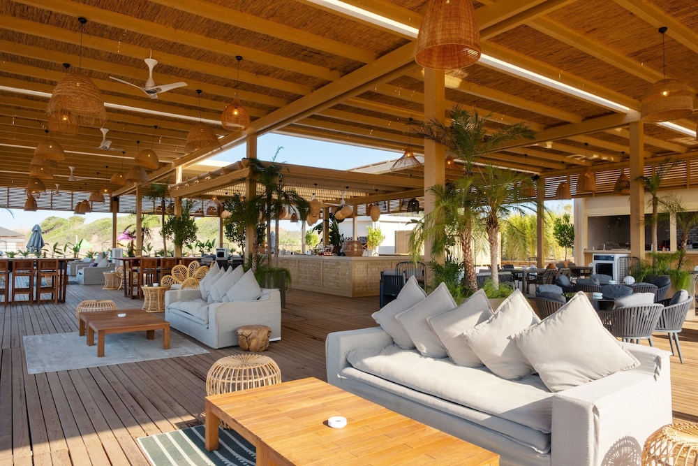 Liu Resorts 49/72