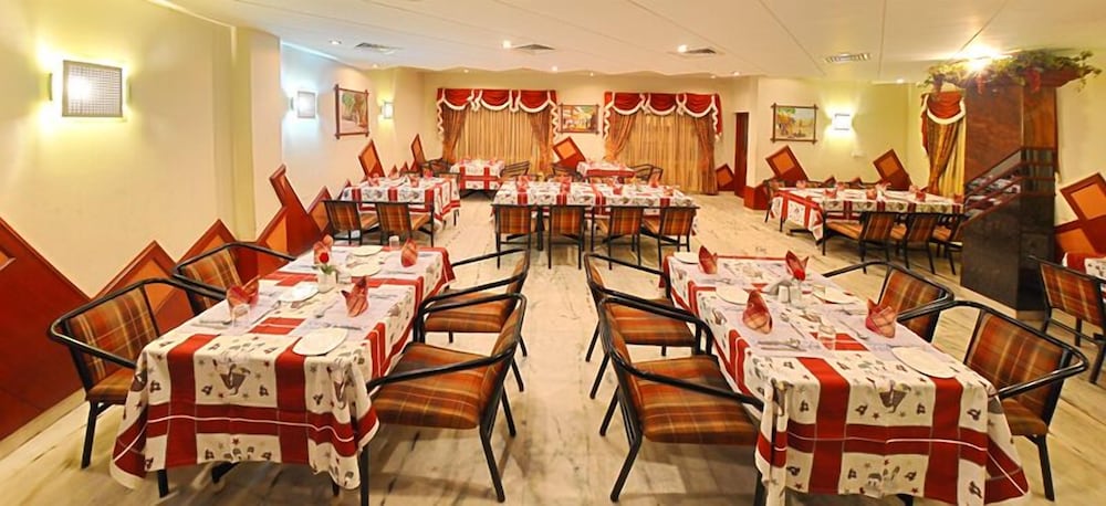 Hotel Gnanam 40/49