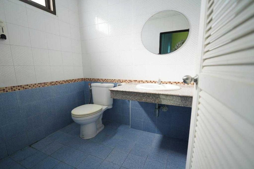 RoomQuest Patong Phuket 50/50
