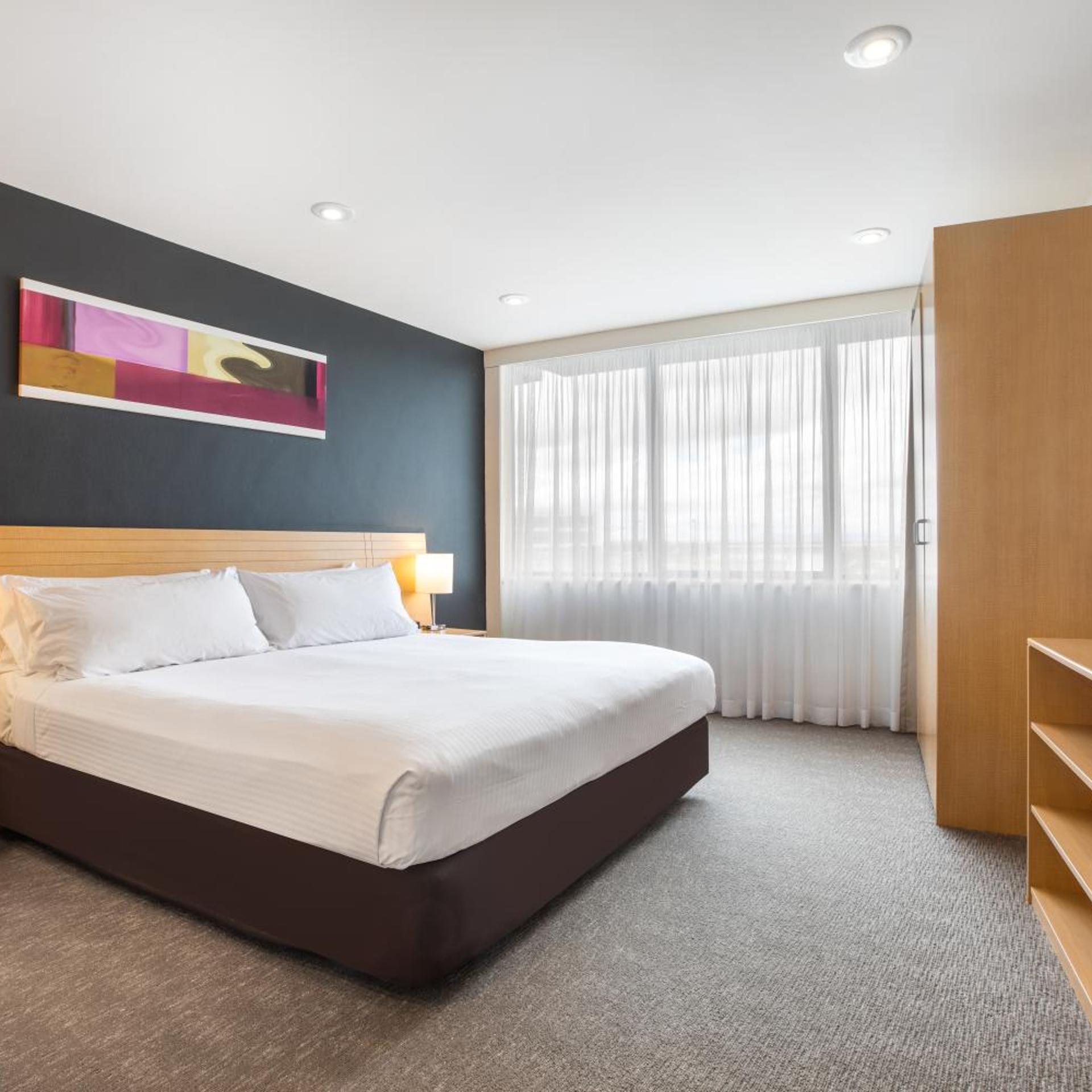 Executive, Suite