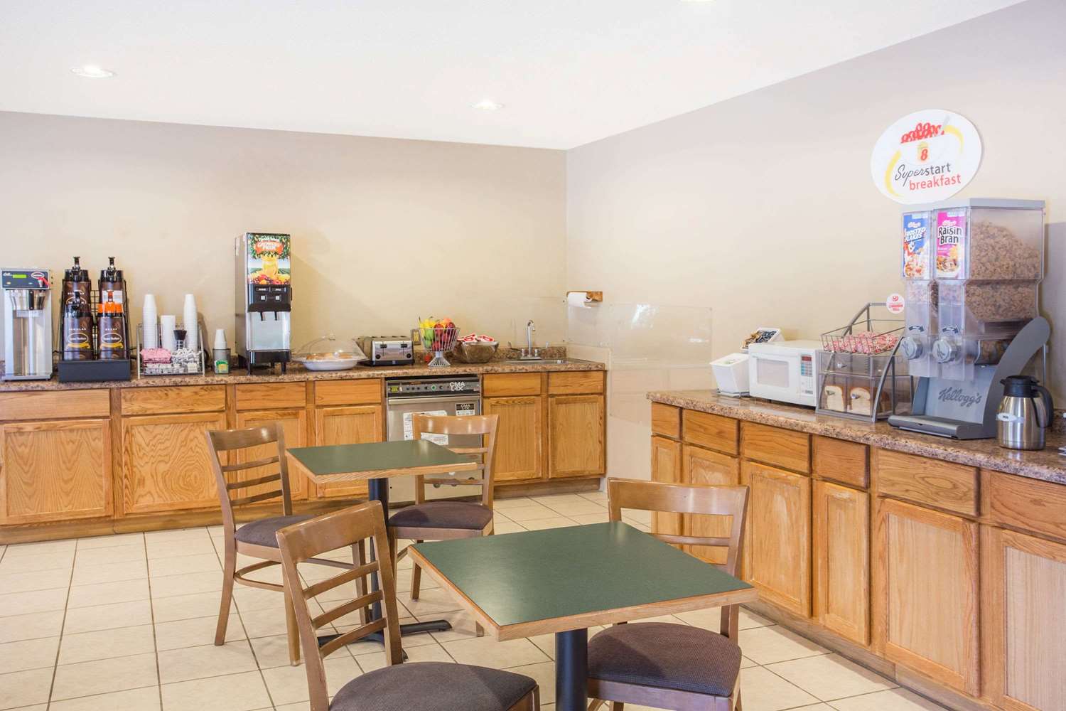 Wautoma Inn by OYO Near Airport WI 73 18/22