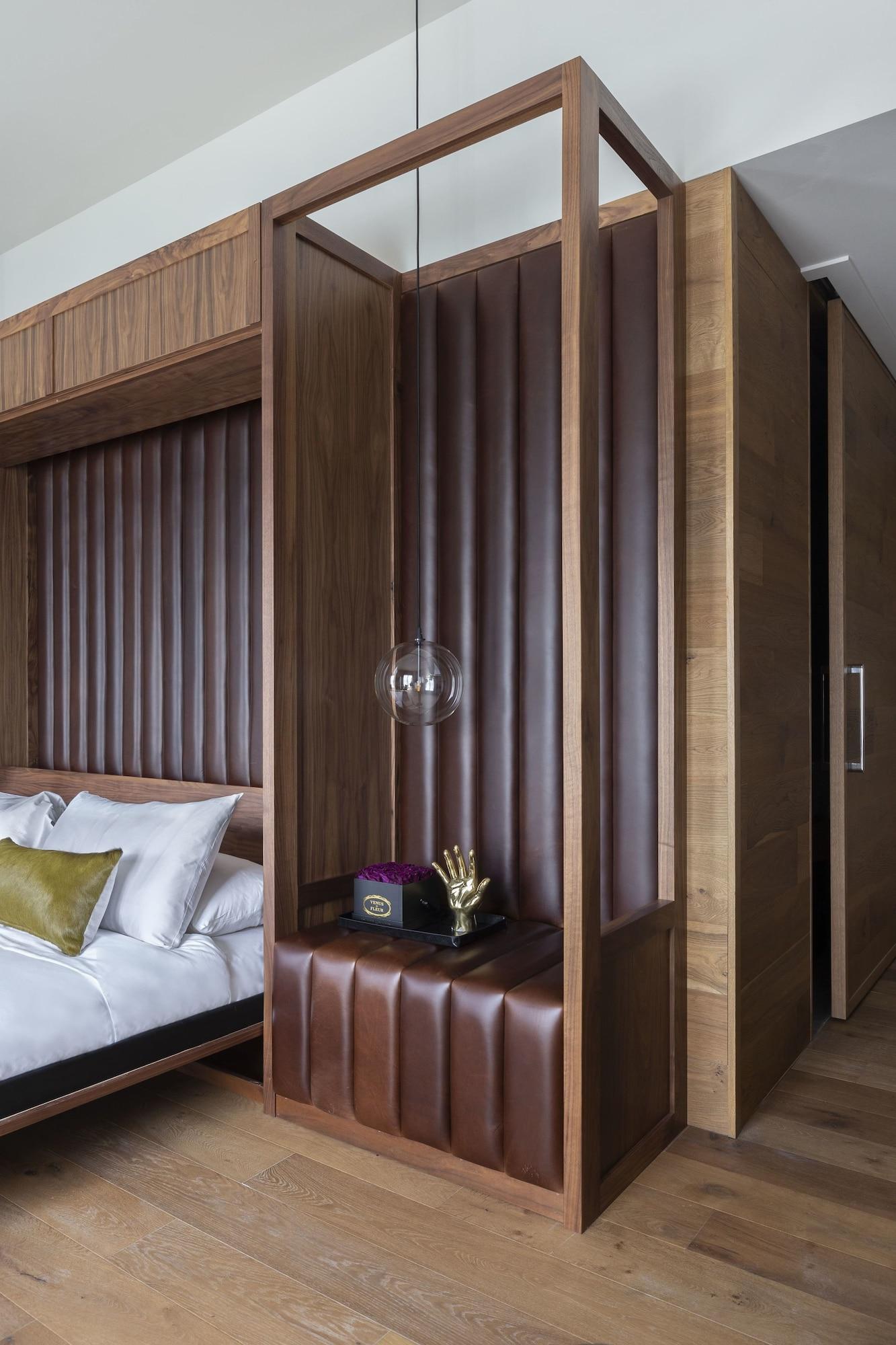 Superior, Suite, Accessible