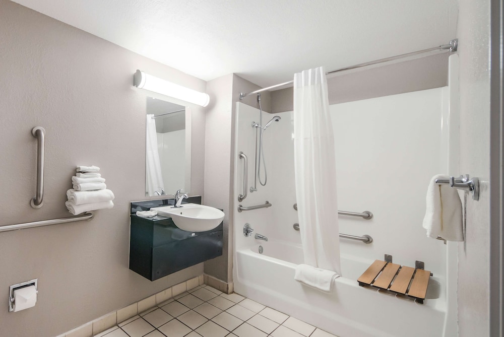 Motel6 Laredo, TX - North I-35 49/55