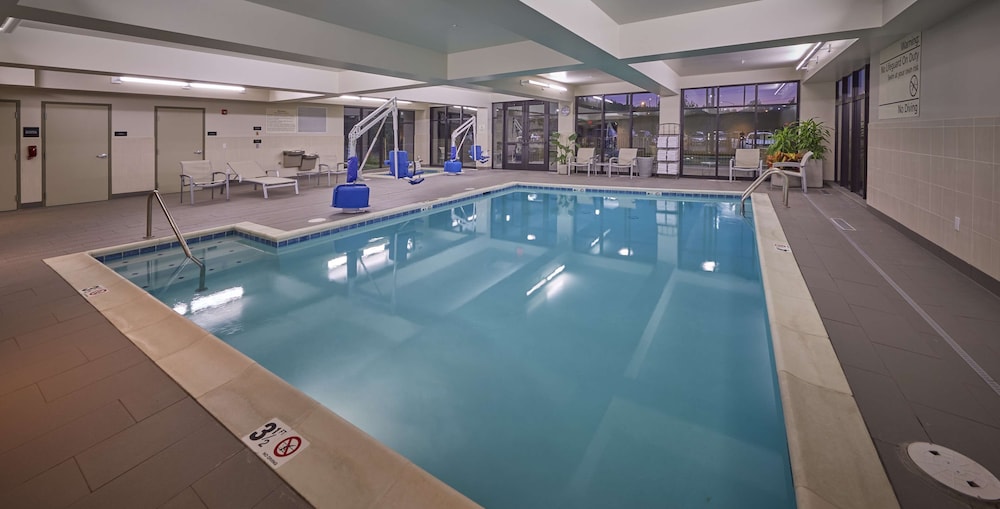 Hampton Inn and Suites Hood River 4/55