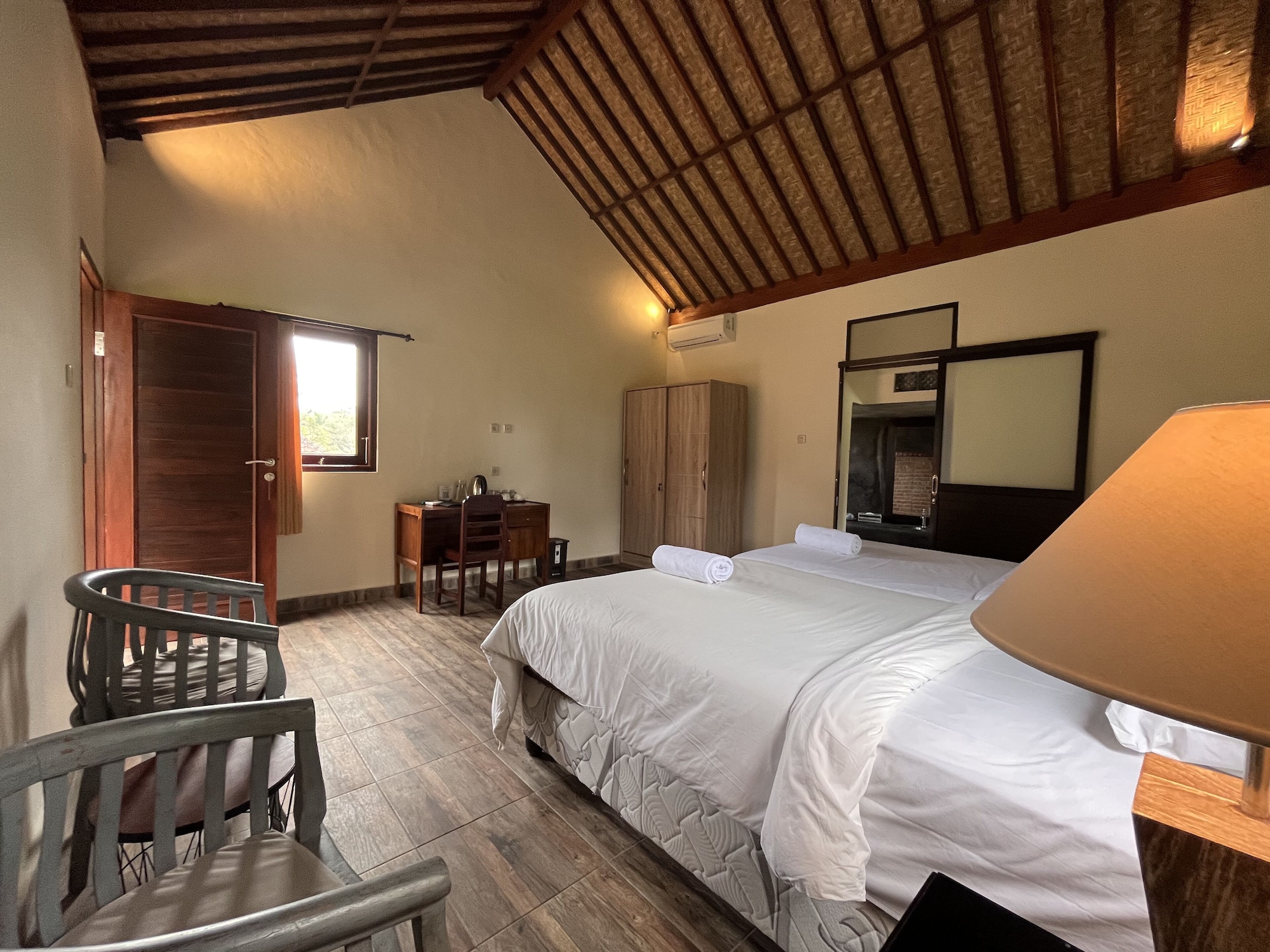 ROOM, RIVERSIDE